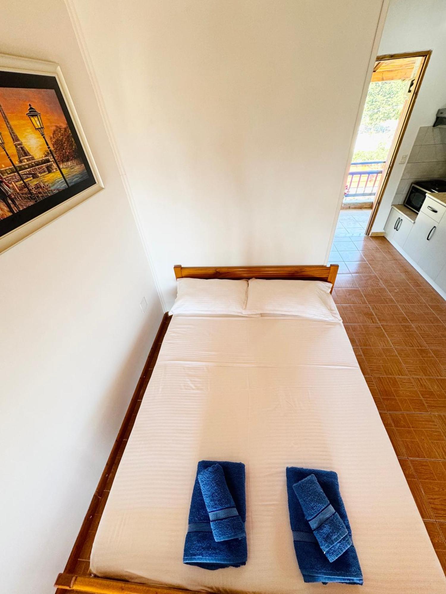 Guesthouse Rondo ฮีมาเรอ ภายนอก รูปภาพ