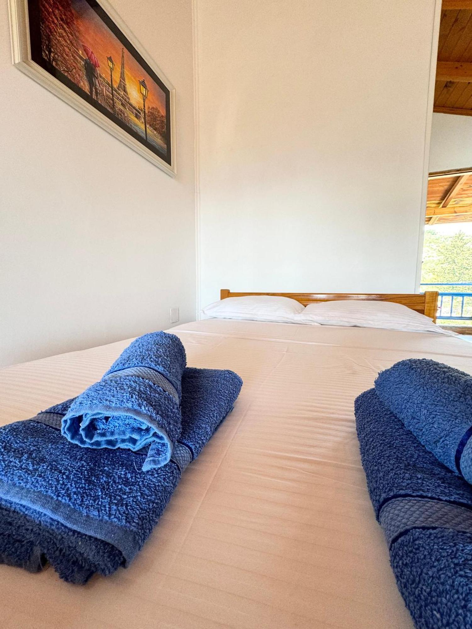 Guesthouse Rondo ฮีมาเรอ ภายนอก รูปภาพ