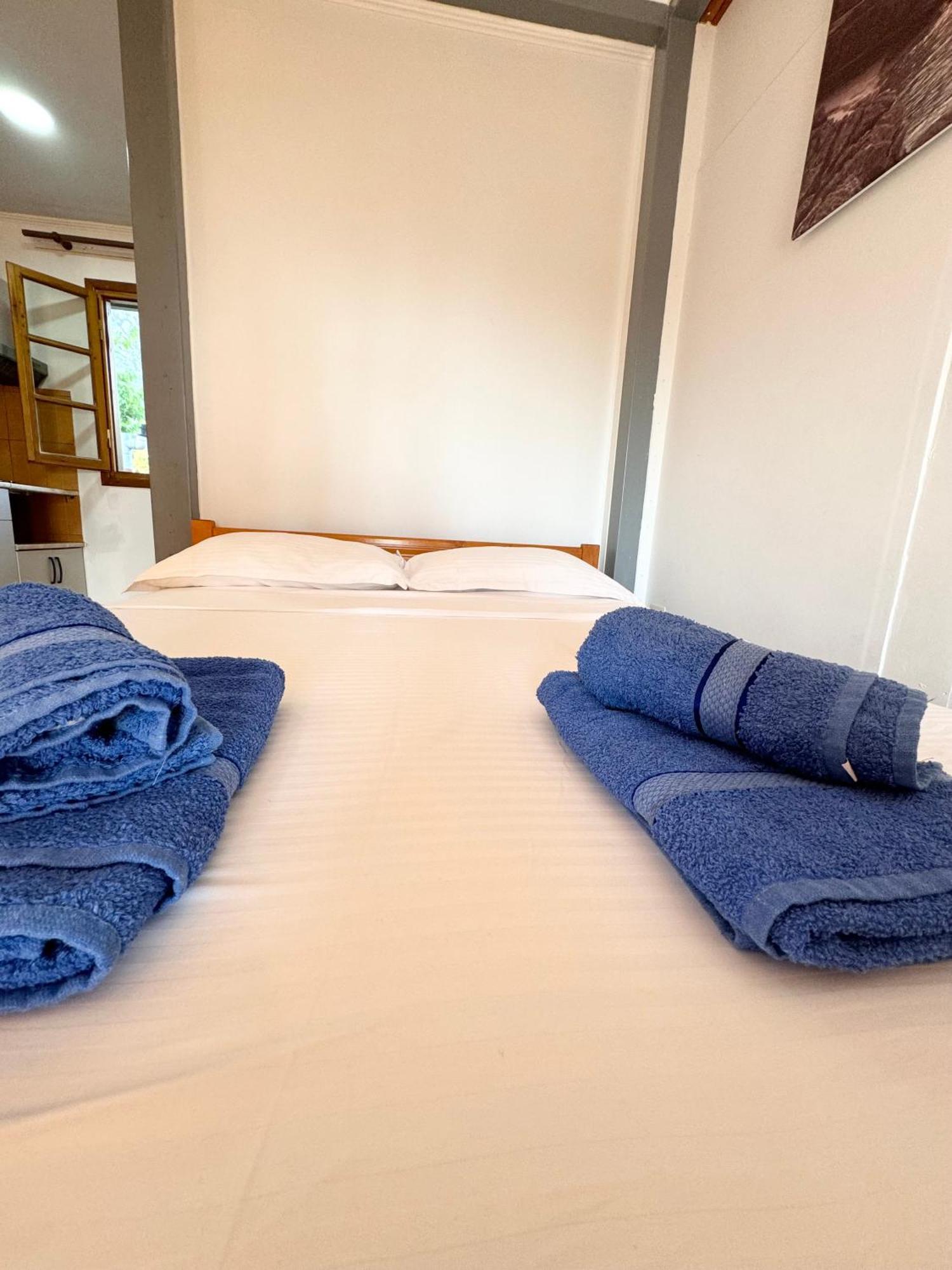 Guesthouse Rondo ฮีมาเรอ ภายนอก รูปภาพ