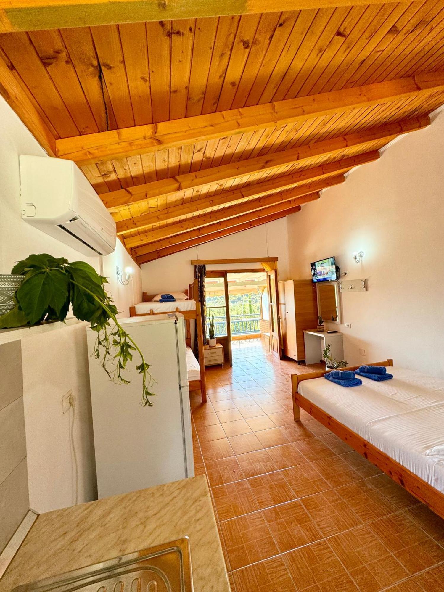 Guesthouse Rondo ฮีมาเรอ ภายนอก รูปภาพ