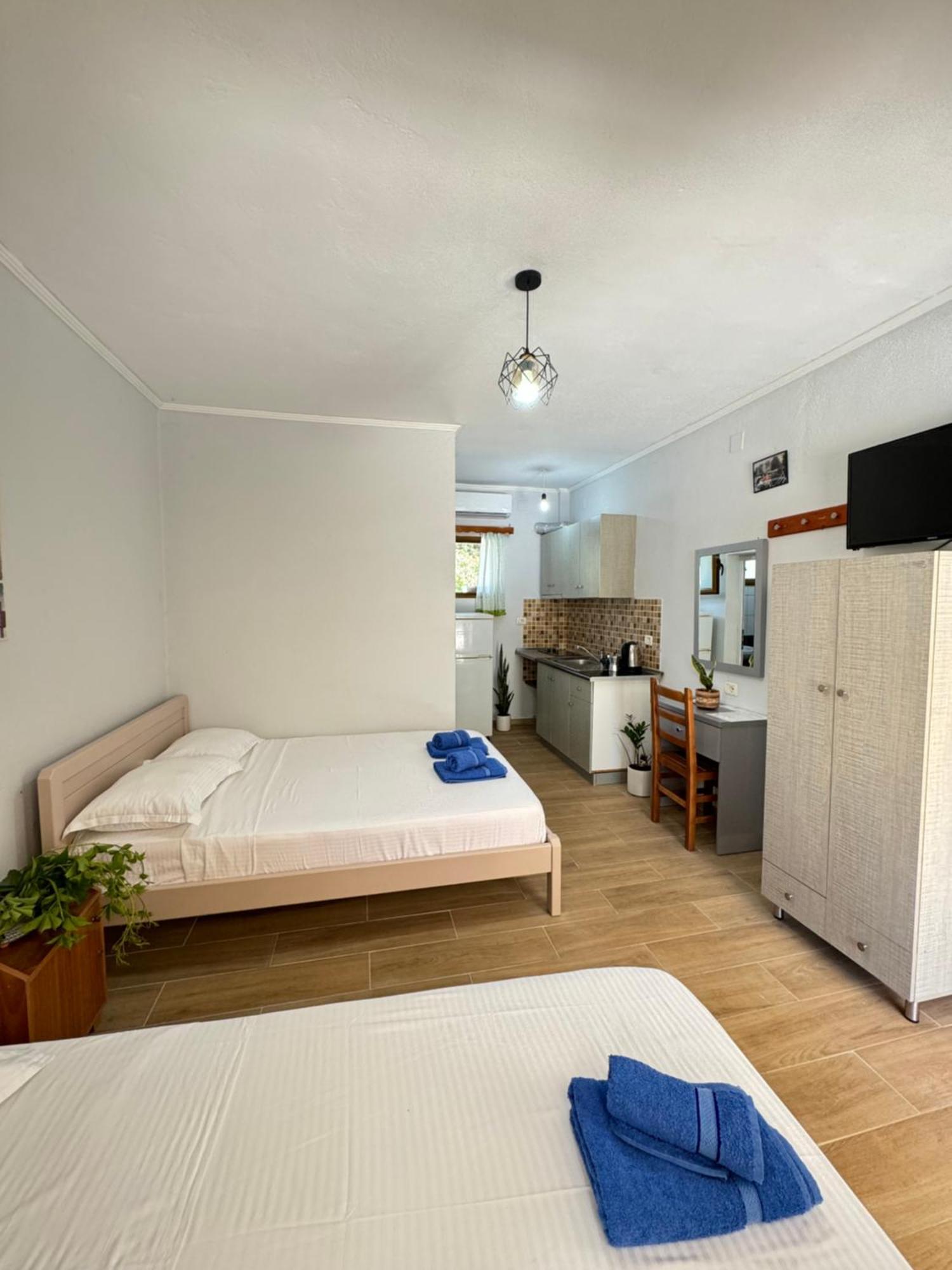 Guesthouse Rondo ฮีมาเรอ ภายนอก รูปภาพ