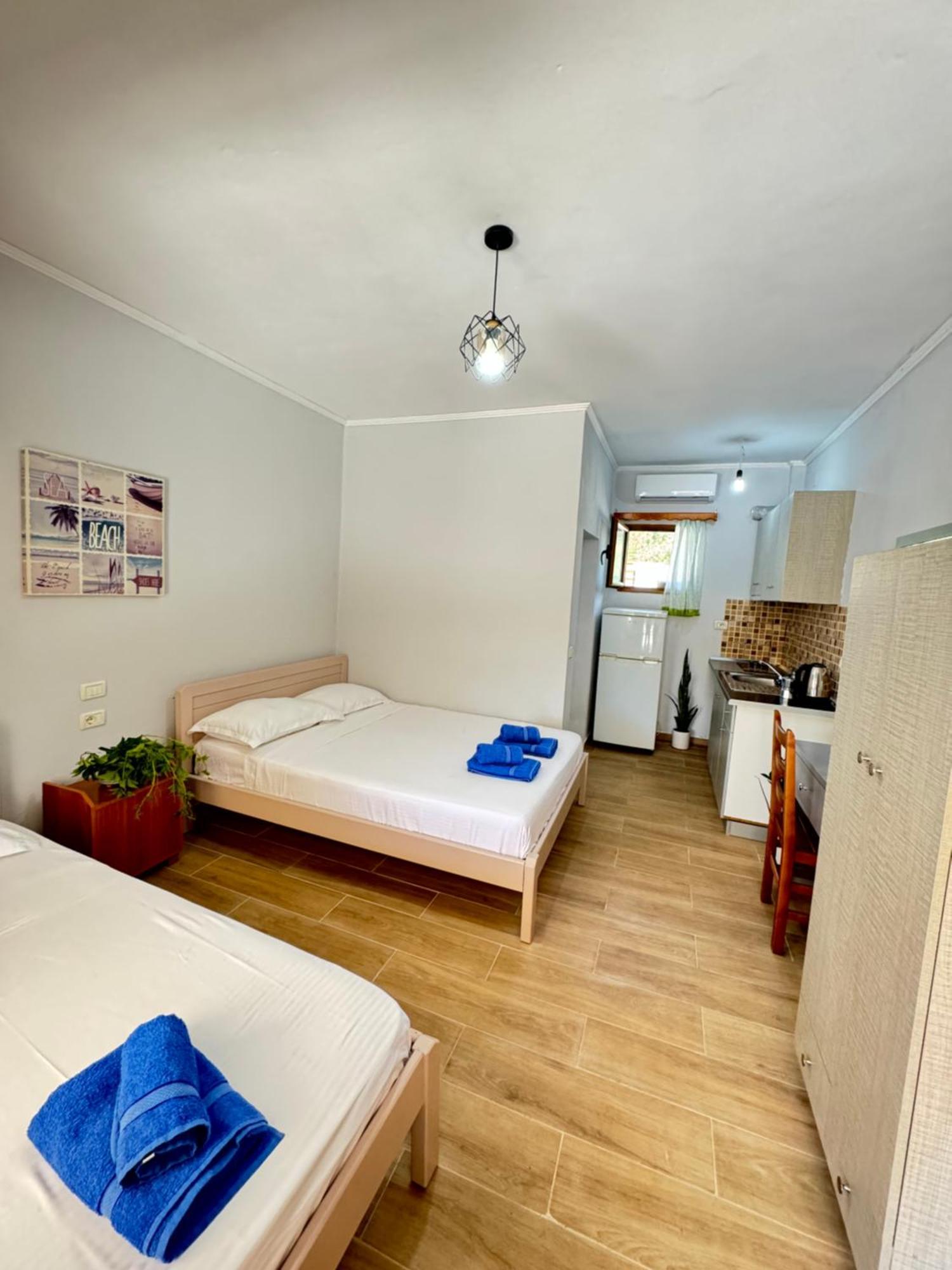 Guesthouse Rondo ฮีมาเรอ ภายนอก รูปภาพ